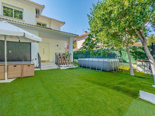 Casa en venta en Colmenar Del Arroyo, Madrid