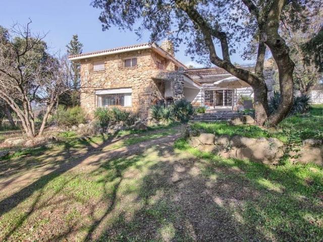 Casa en venta en Colmenar Del Arroyo Casa en venta en Colmenar Del Arroyo