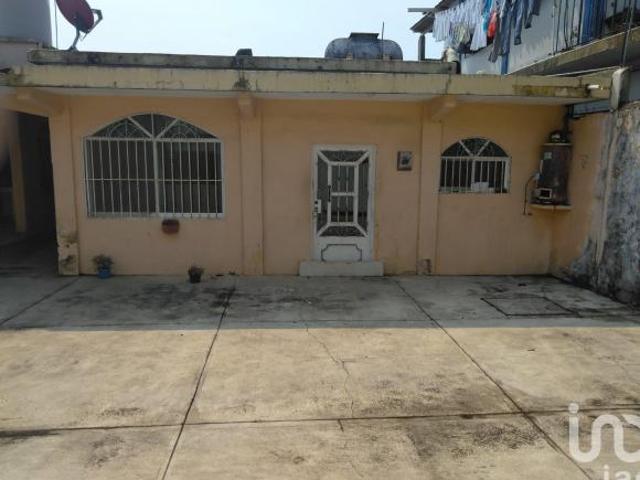 Casa en venta en colonia Cuauhtémoc, Minatitlán, Veracruz