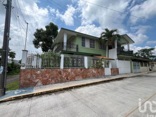 Casa en Venta en Colonia Don Pedro, Catemaco, Veracruz