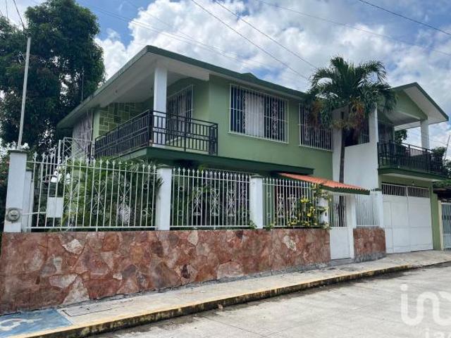 Casa en Venta en Colonia Don Pedro, Catemaco, Veracruz