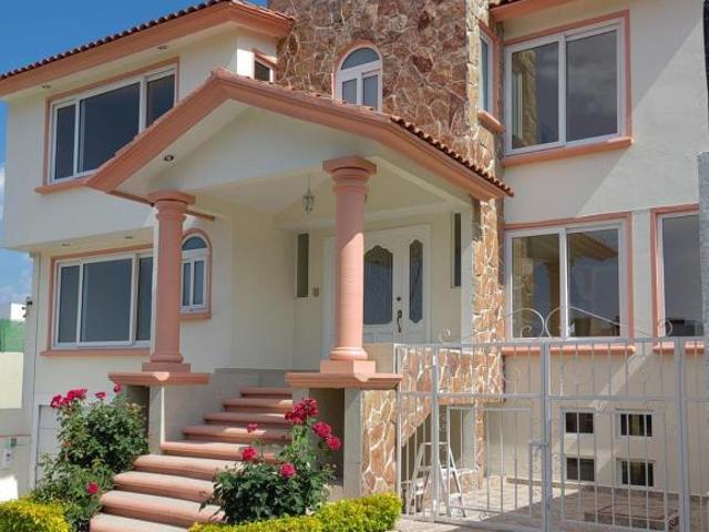Casa en Venta en Colonia la Providencia Metepec
