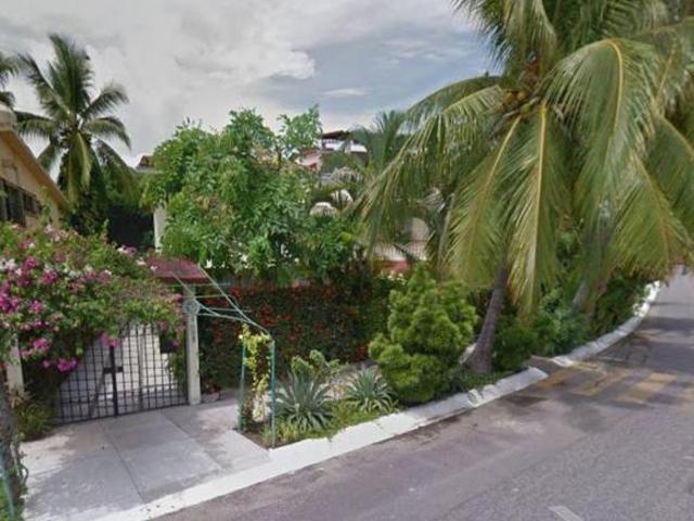 CASA EN VENTA EN COLONIA PELICANOS IXTAPA ZIHUATANEJO GUERRERO