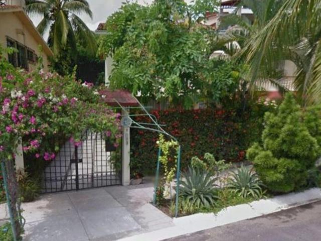 CASA EN VENTA EN COLONIA PELICANOS IXTAPA ZIHUATANEJO GUERRERO