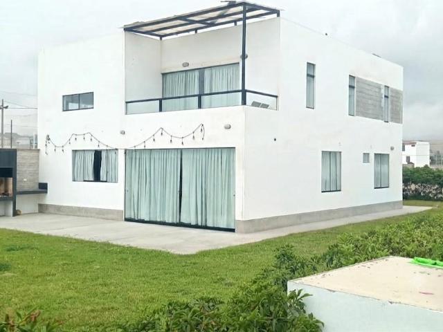 Casa venta en Club de Playa Residencial Solimar, Lurín