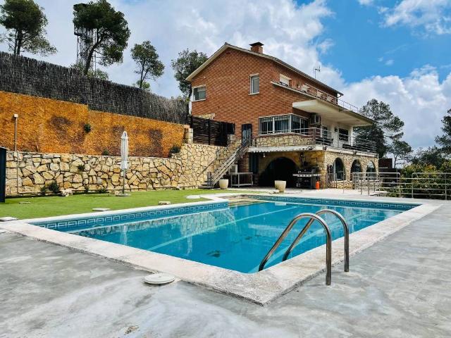 Casa en venta en Corbera De Llobregat