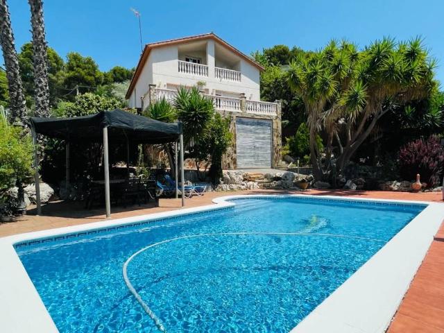 Casa en venta en Corbera De Llobregat