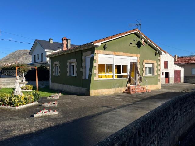 Casa en venta en Los Corrales De Buelna, Cantabria
