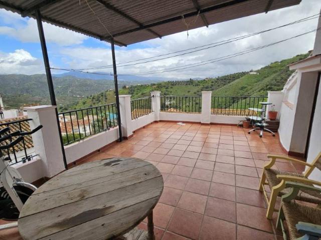 Casa en venta en Cútar