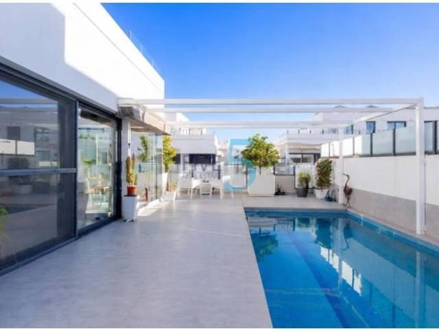 Casa en venta en Dolores, Alacant / Alicante