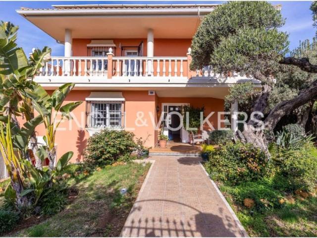 Casa en venta en Dos Hermanas, Andalucía