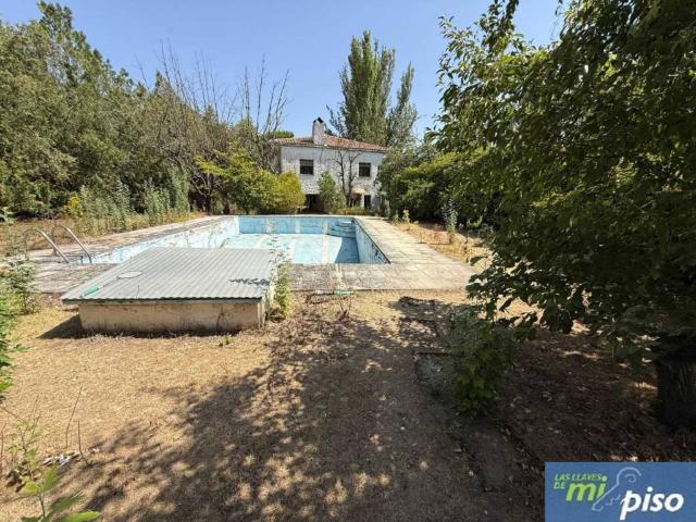 Casa en venta en Dueñas, Castilla y León