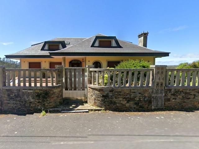 Casa en venta en Dumbría, A Coruña