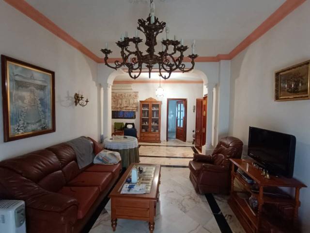 Casa en venta en La Algaba, Andalucía