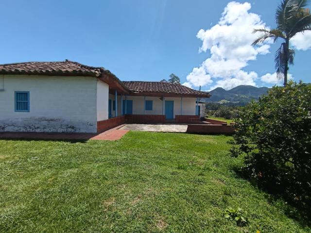 Casa En Venta En El Carmen De Viboral En El Carmen De Viboral Via El Canada V310336