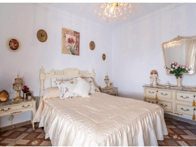 Casa en venta en El Garrobo, Andalucía