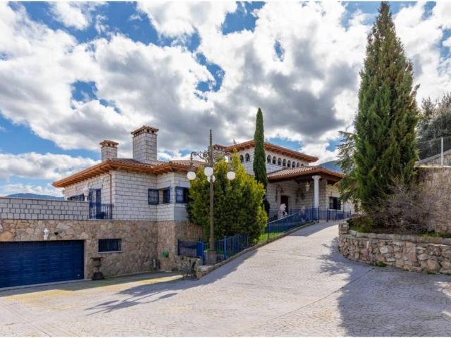 Casa en venta en El Tiemblo, Castilla y León