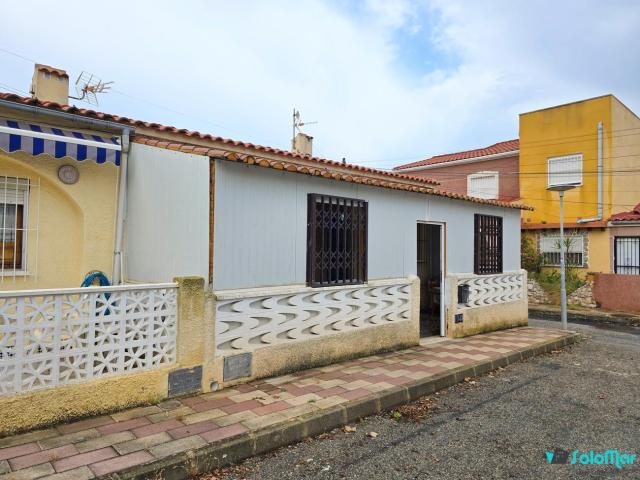 Casa en venta en Elche, Urbanización La Marina-El Oasis