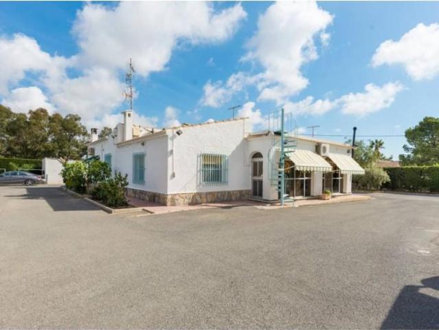 Casa en venta en Elche, Urbanización los Limoneros