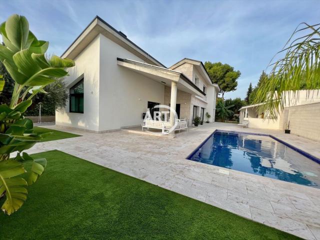 Casa en venta en Los Almendros, el Camp de Túria
