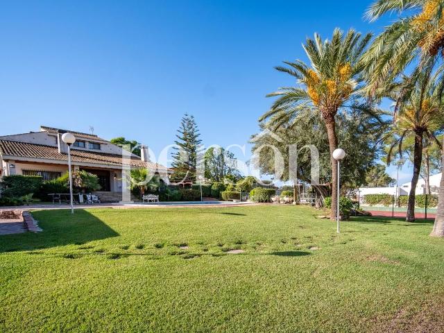 Casa en venta en Los Almendros, el Camp de Túria