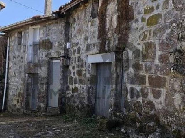 Casa en venta en Esgos