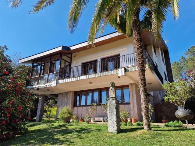 Casa en venta en Ourense, Galicia