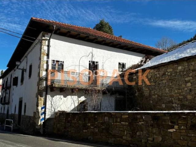 Casa en venta en Pirinioak, Navarra