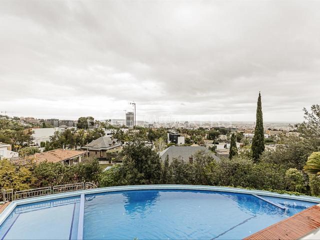 Casa en venta en Esplugues De Llobregat, Ciutat Diagonal