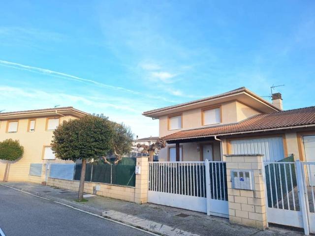 Casa en venta en Estellerria, Navarra