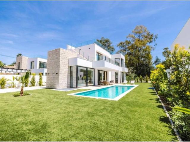 Casa en venta en Nueva Atalaya, Costa del Sol Occidental