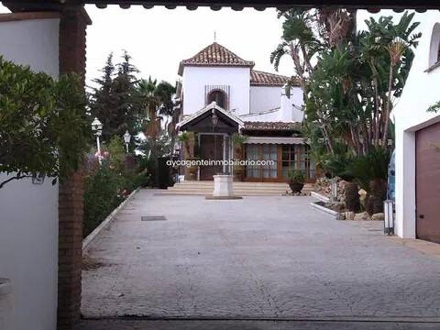 Casa en venta en Barriada Islas Canarias, Costa del Sol Occidental
