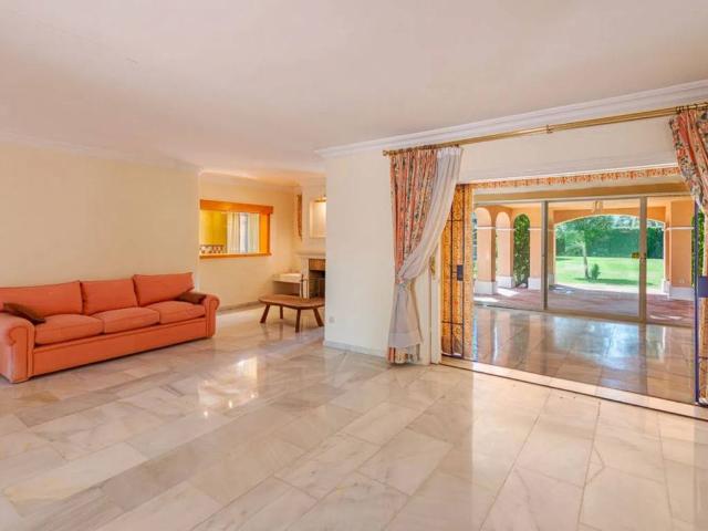 Casa en venta en Barriada Islas Canarias, Costa del Sol Occidental