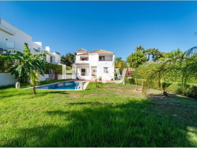 Casa en venta en Atalaya Park, Estepona