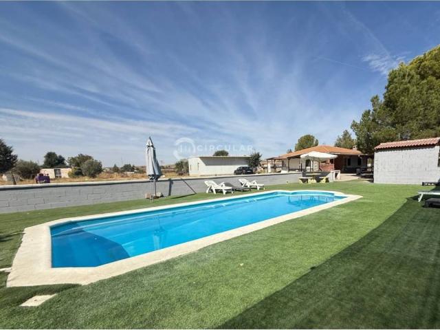 Casa en venta en Estremera, Madrid