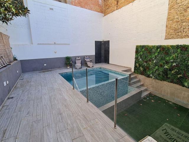 Casa en venta en Alt Empordà, Catalunya