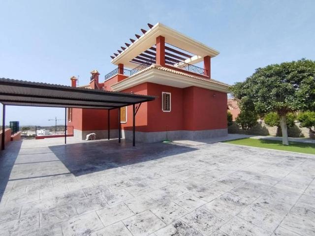 Casa en venta en Finestrat, Valencia