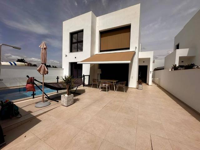 Casa en venta en Formentera Del Segura