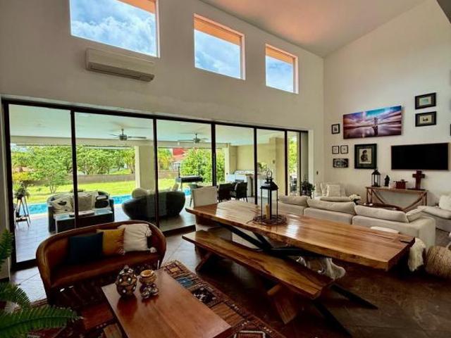 Casa en Venta en Fracc Santa Sofía Country Club AMUEBLADA