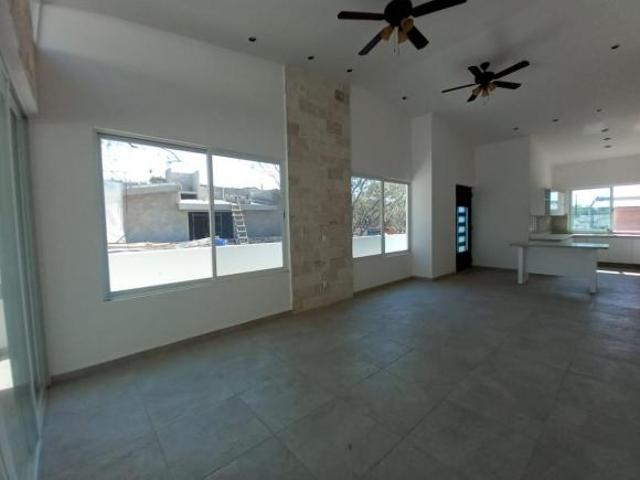 CASA EN VENTA EN FRACCIONAMIENTO LOMAS DE COCOYOC MORELOS