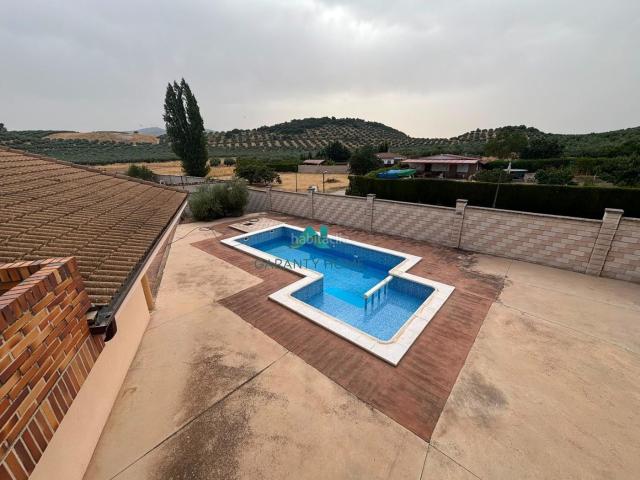 Casa en venta en Fuensanta De Martos, Andalucía