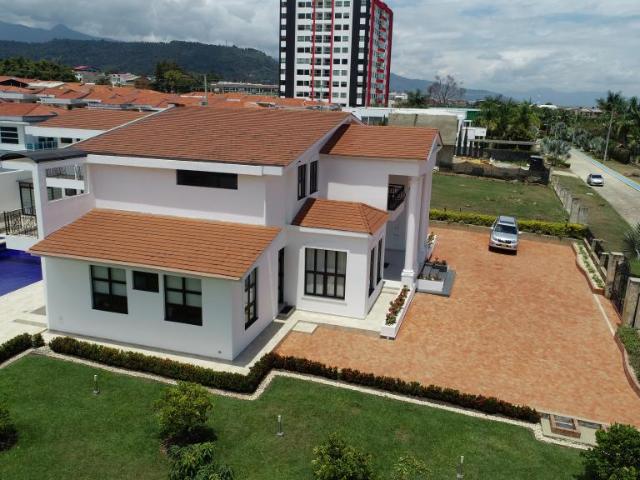 Casa En Venta En Fusagasuga V47302