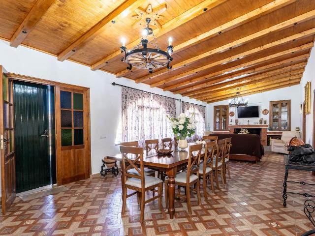 Casa en venta en El Garrobo, Andalucía