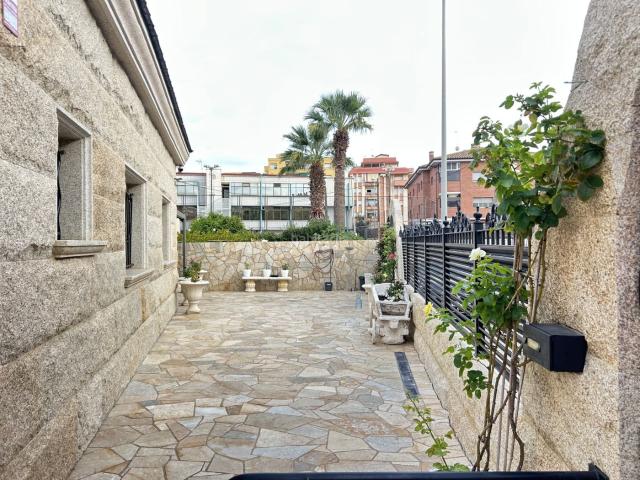 Casa en venta en Àngela Roca, Gavà