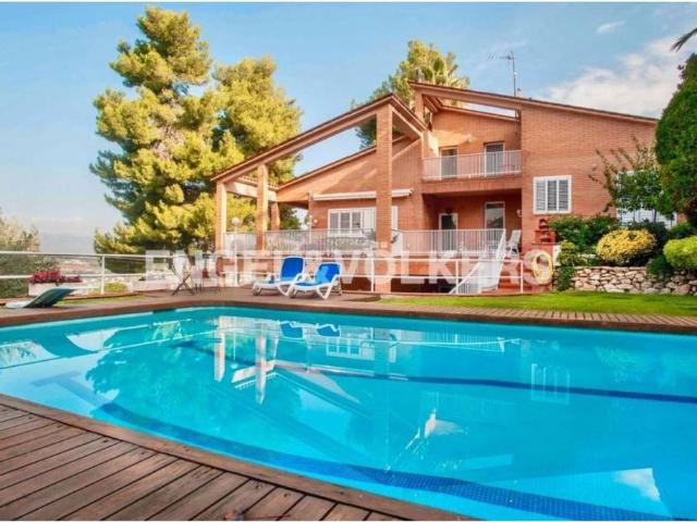 Casa en venta en Gelida