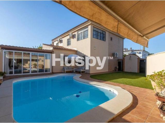Casa en venta en Gelves, Sevilla