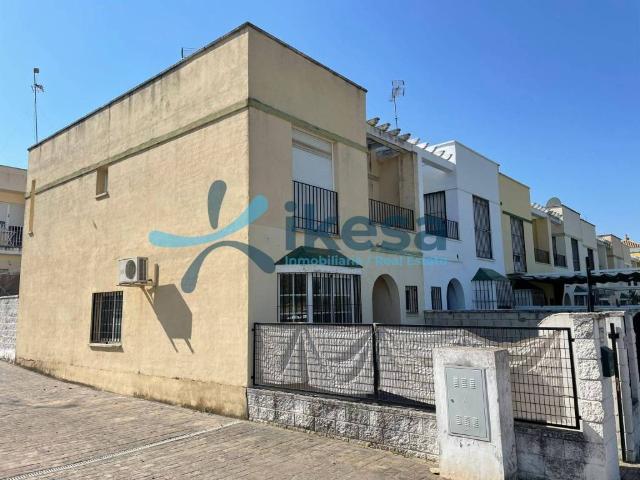 Casa en venta en Gerena, Andalucía