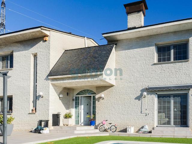 Casa en venta en Palau, Girona