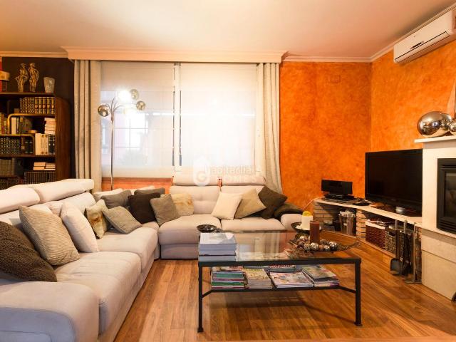 Casa en venta en Girona, Montilivi