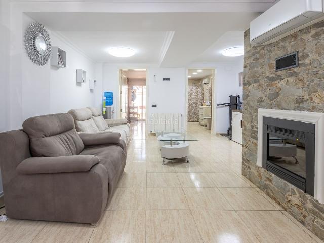 Casa en venta en Germans Sàbat, Girona